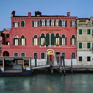 https://tre-archi-venice.hotelinveneto.com